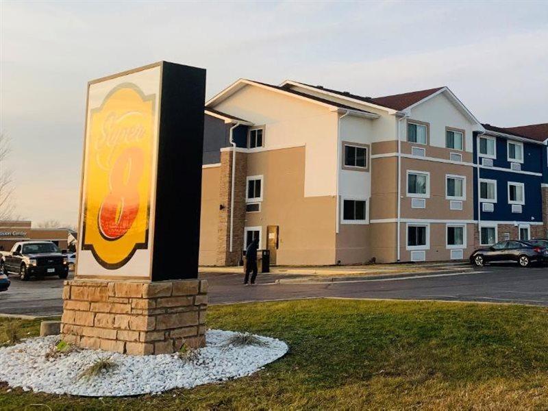 ซูเปอร์ 8 บาย วินด์แฮม เรซีน เมาน์ Hotel ราซีน ภายนอก รูปภาพ