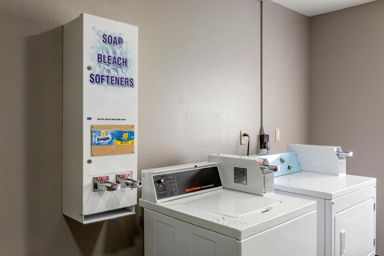 ซูเปอร์ 8 บาย วินด์แฮม เรซีน เมาน์ Hotel ราซีน ภายนอก รูปภาพ
