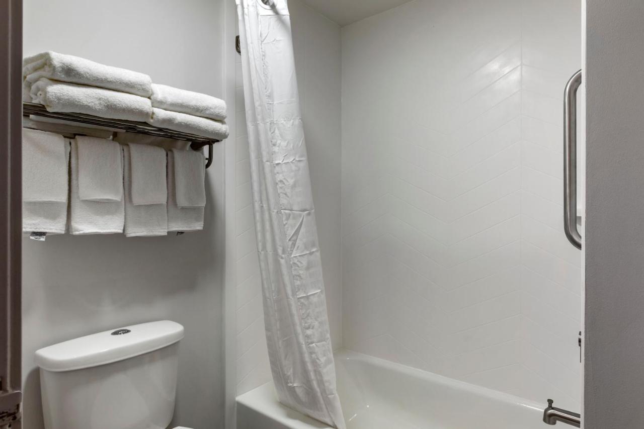 ซูเปอร์ 8 บาย วินด์แฮม เรซีน เมาน์ Hotel ราซีน ภายนอก รูปภาพ