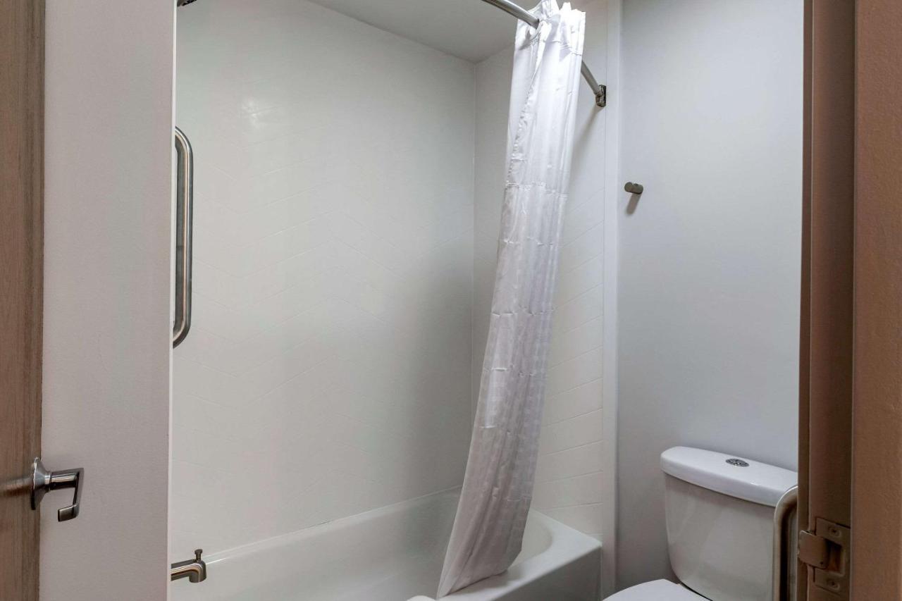 ซูเปอร์ 8 บาย วินด์แฮม เรซีน เมาน์ Hotel ราซีน ภายนอก รูปภาพ